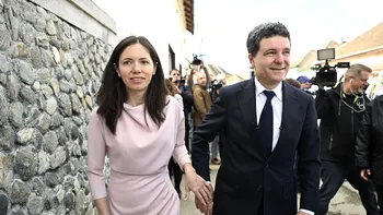 Câți lei costă rochia pe care Mirabela Grădinaru, partenera lui Nicușor Dan, a purtat-o în ziua votului. E brand românesc!
